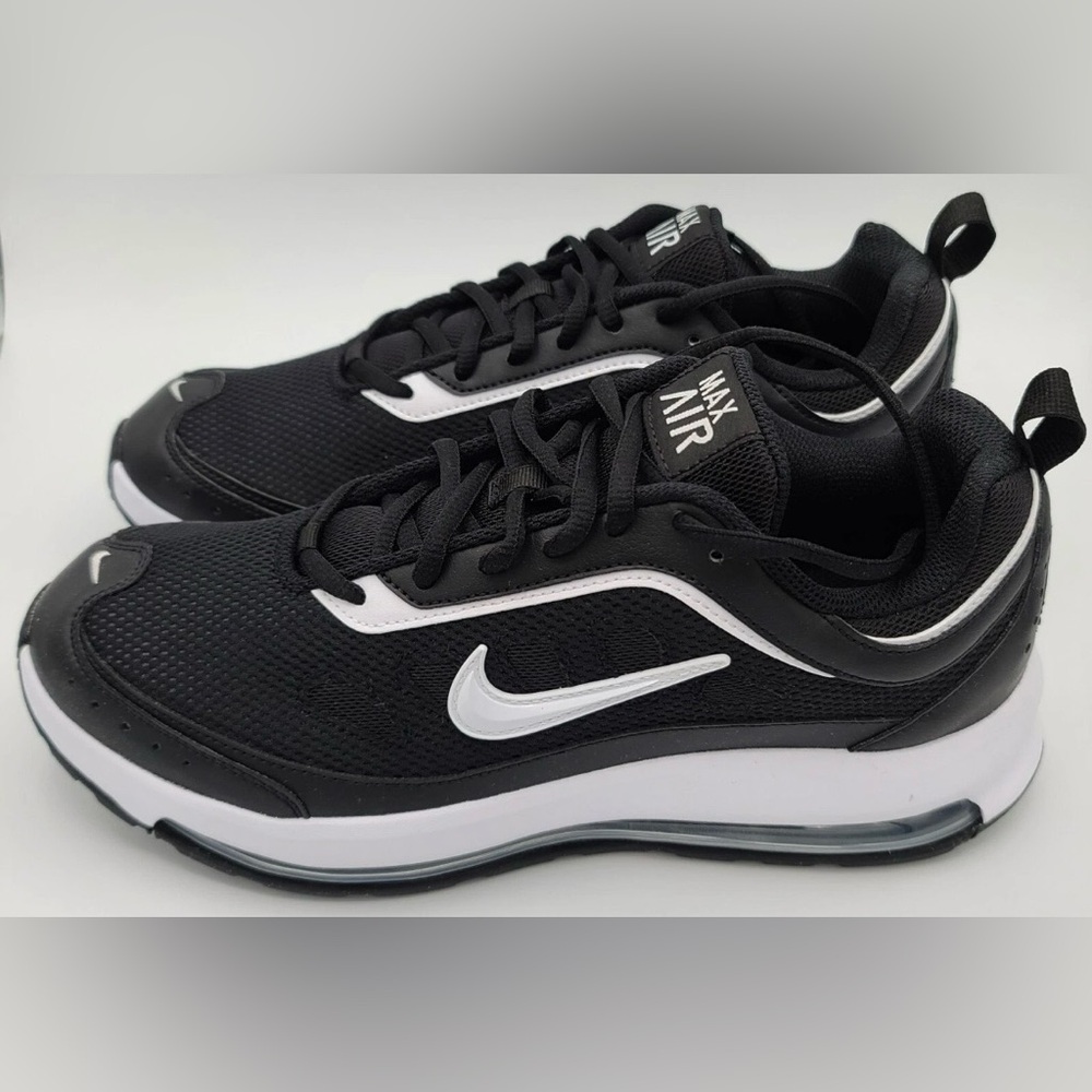NEW Nike Air Max AP - Women's Size 10 - Black & White